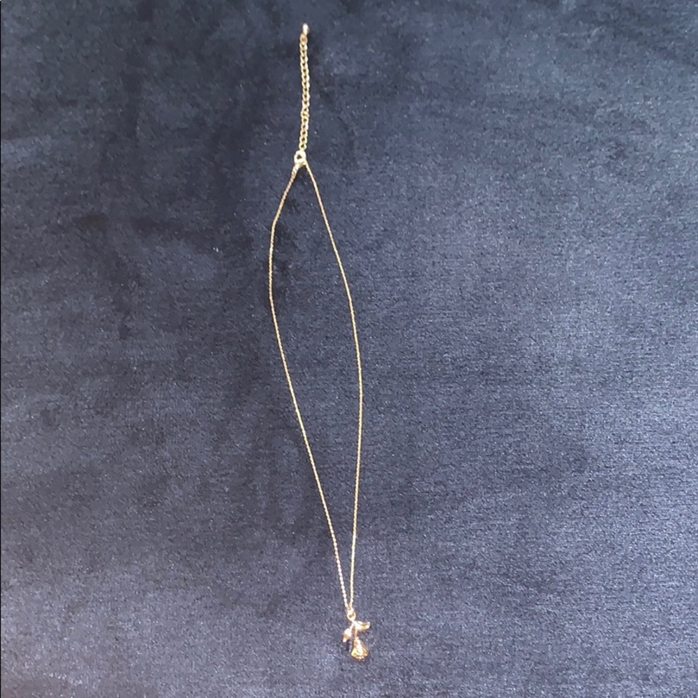 ‼️3/$10‼️ Forever 21 Rose Necklace 🌹